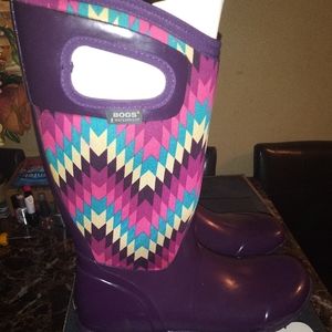 BRAND NEW BOGS 100%WATER PROOF RAIN BOOT.